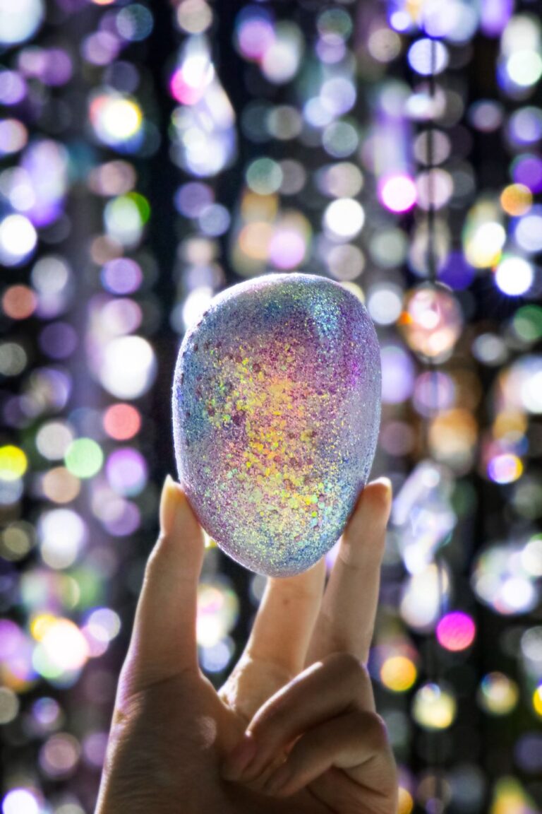 大阪万博】夜空に舞う1万5千の光の結晶：宮田裕章×蜷川実花「最大多様