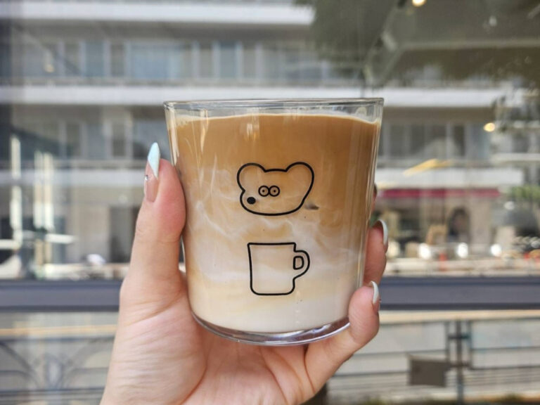 一番人気のドリンクメニューはアイスラテ（Ｍ）700円