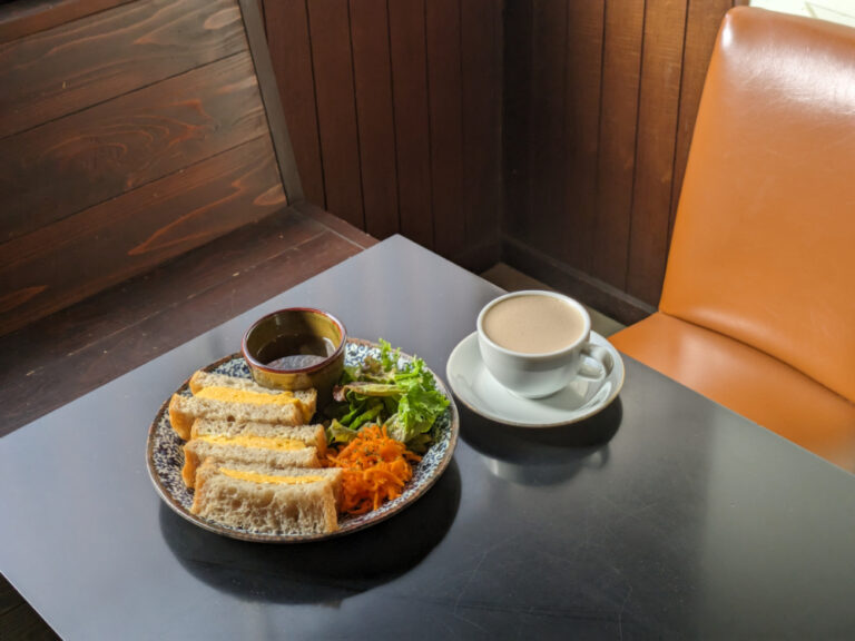 たまごサンド1400円とルシアン680円