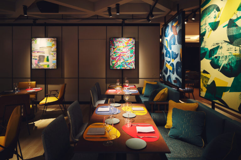 アートギャラリーのような店内
