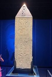 ラムセス2世が作った超有名なオベリスクの塔頂部