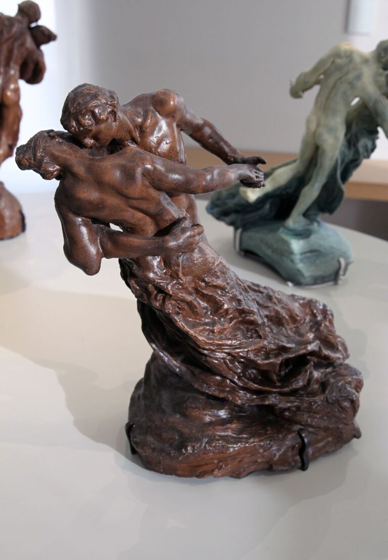 La Valse ( 1893 ), par Camille Claudel, plâtre patiné et peint par l'artiste avant 1896. Musée Camille ClaudelPublic domain, via Wikimedia Commons.