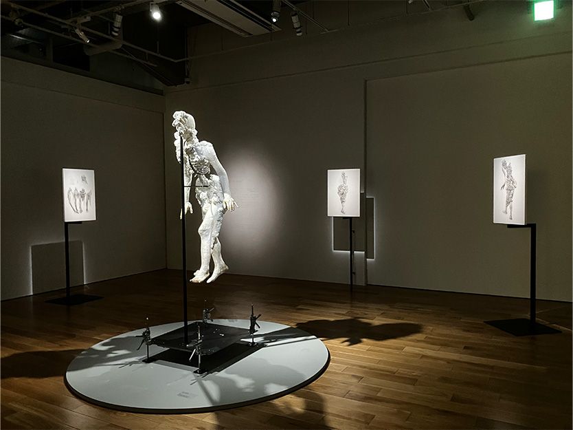 見えない人を描く──「諏訪敦｜きみはうつくしい」に宿る、沈黙の物語