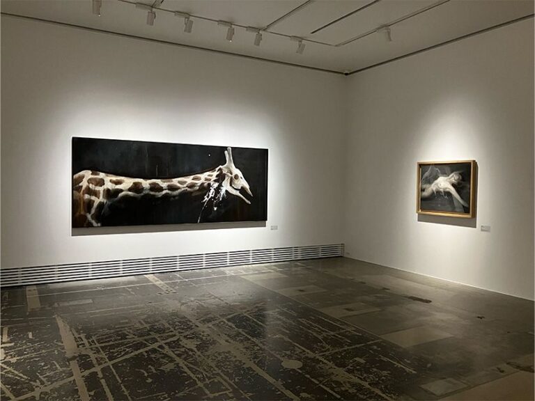 見えない人を描く──「諏訪敦｜きみはうつくしい」に宿る、沈黙の物語