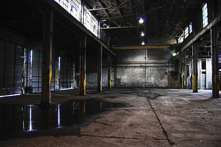 廃墟や工場など、無機質な構造物にも美を見出していた頃。