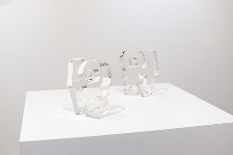 《LOVE》TYPOGRAFFITI シリーズより