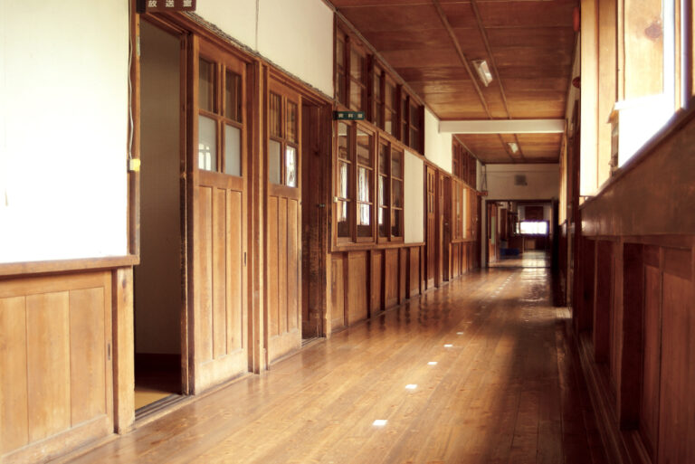 「みんなの学校」の舞台となる、旧湯屋小学校