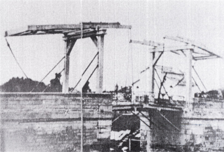現存していた頃のラングロワ橋（1902年）