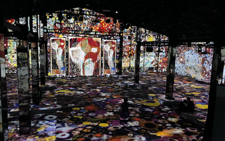 倉庫でクリムトに包まれる。ウィーン世紀末芸術「美の黄金時代」展―THE