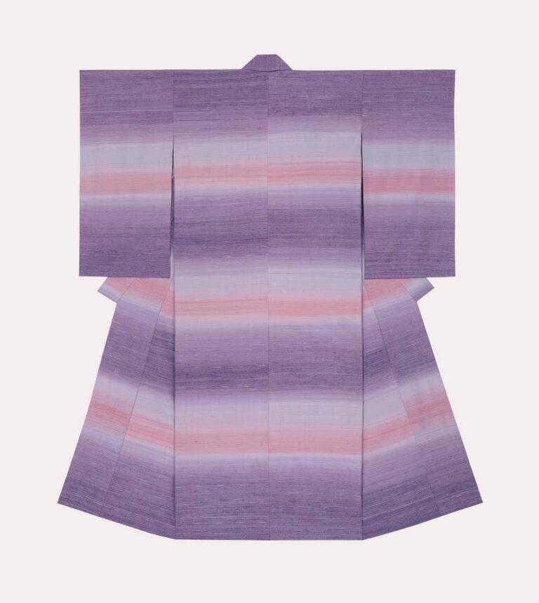 《若紫》 2007年　志村ふくみ　絹糸/紫根、茜 【前期展示】