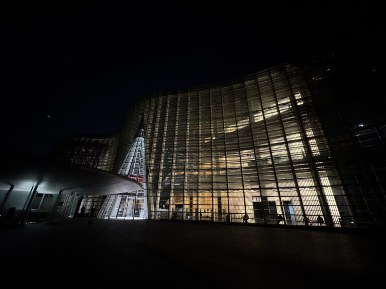 国立新美術館