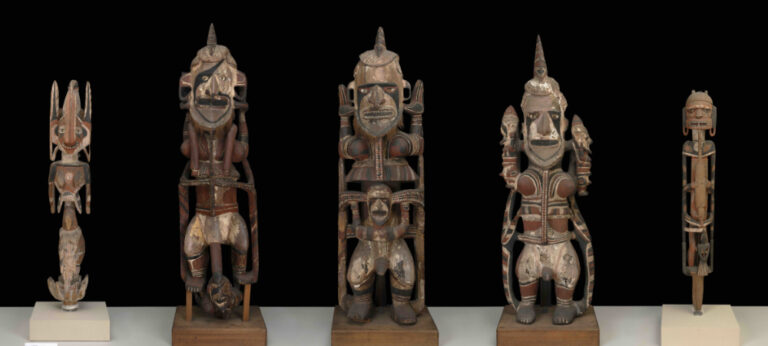 ウリ像とマランガン彫像（木製祖霊像）｜ビスマルク群島 ニューアイルランド島｜20世紀初頭収集｜慶應義塾大学文学部民族学考古学研究室所管