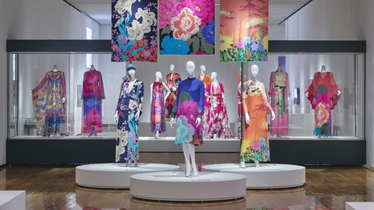 「生誕100年　森英恵 ヴァイタル・タイプ」展示風景  島根県立石見美術館　撮影：小川真輝