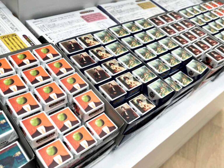 「西洋絵画400年の旅」オリジナル・ミニチョコ 全10種1個150円（税込）※数量限定販売