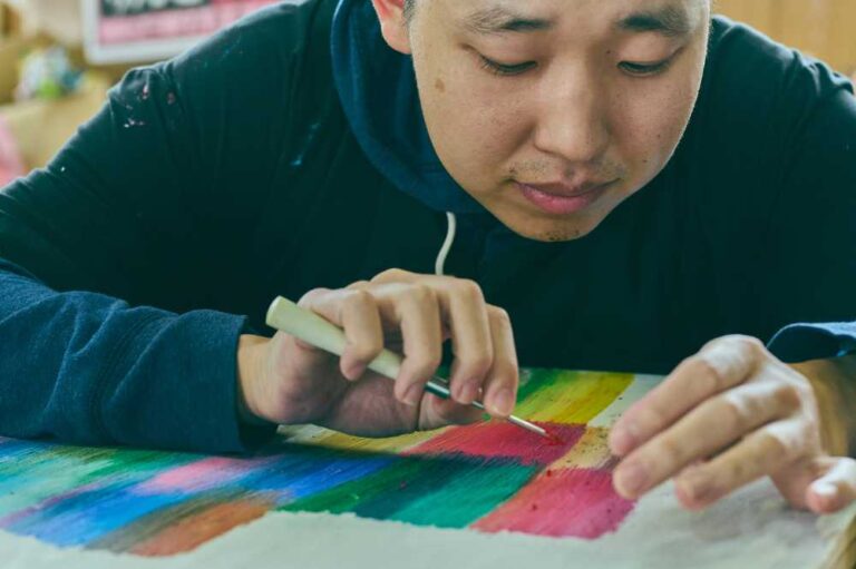 ヘラルボニー契約作家の岡部志士氏