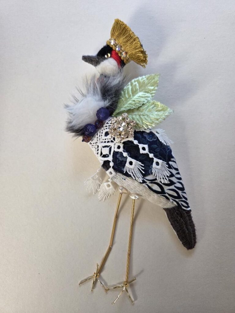 持ち歩けるアート！羊毛フェルトブローチ作家 IRODORI AZの世界